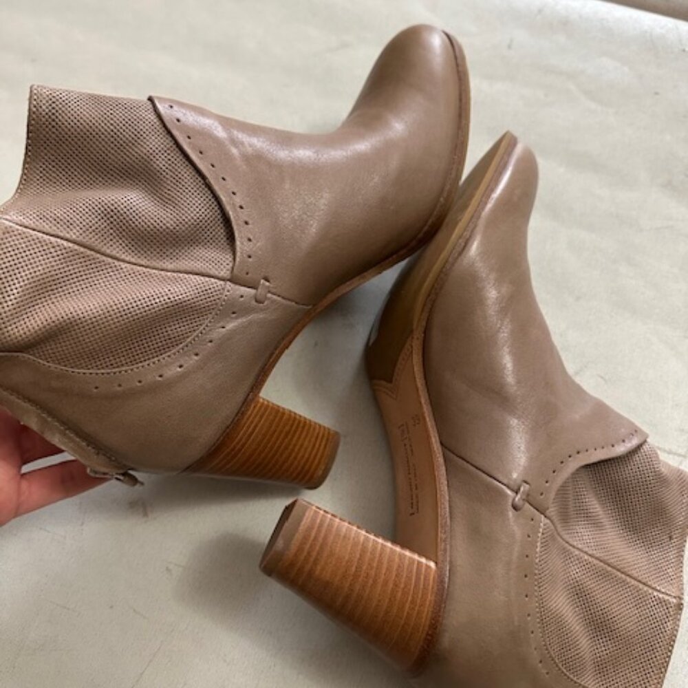 Alberto Fermani boots
